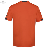 T-Shirt Babolat Play Crew Neck Homme - Tee Polyvalent Rouge Fiesta 100% Polyester Recyclé - DC.SPORTS